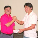 Pemberian doorprize 2