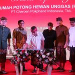 Penandatanganan prasasti oleh Kepala Dinas Peternakan dan Kesehatan Hewan Provinsi Bali, drh. I. Wayan Mardiana, M.M.