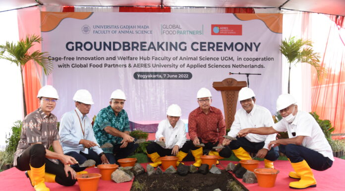 GFP dan Aeres memberikan dukungan teknis dan operasional untuk model peternakan dan pusat pelatihan bebas kandang baterai.