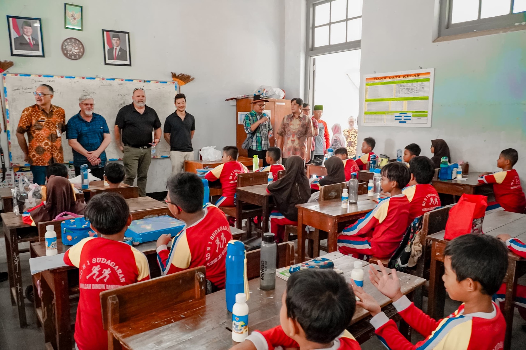 Dukung Gizi dan Ketahanan Pangan Nasional, PT CPI Ambil Bagian dalam Gerakan Minum Susu di Sekolah