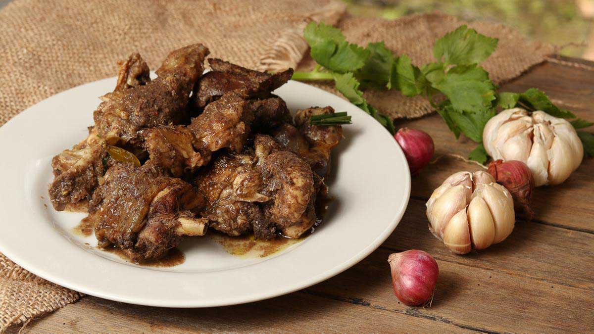 Perpaduan Andaliman dan Kelapa Sangrai Menyatu dalam Ayam Pinadar