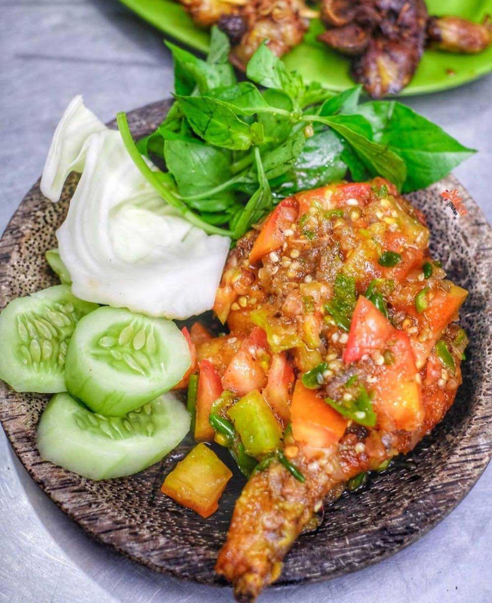 Sensasi Pedas dan Gurih Ayam Sambal Pecak khas Medan
