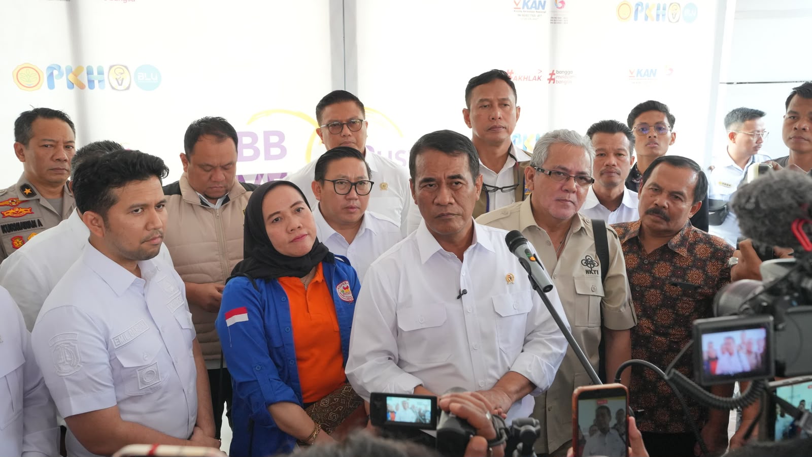 Agriculture Minister: Feed Prices to Be Stabilized, SPPGs Required to Procure Eggs from Farmers